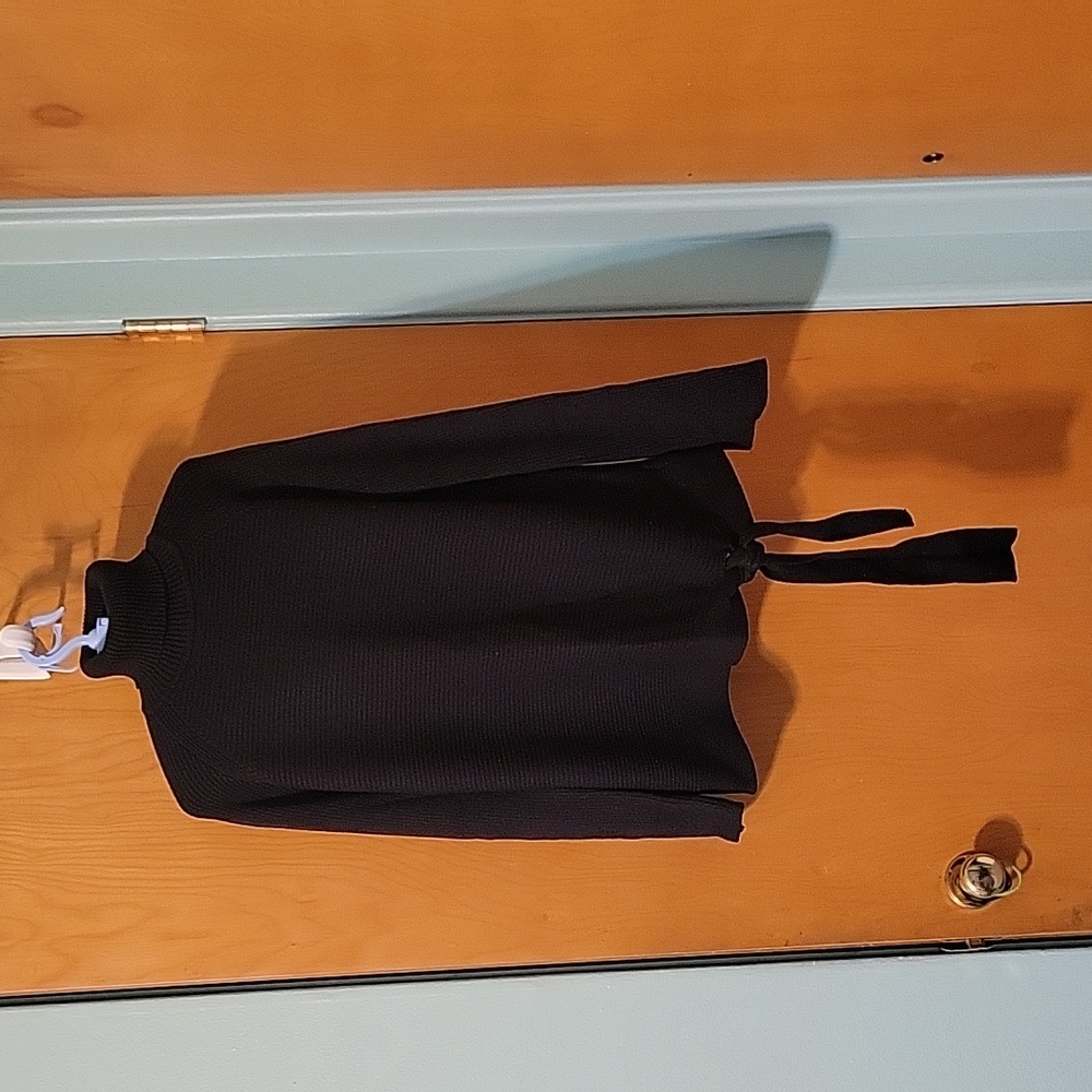 Black Simply Vera VeraWang Sweater, Size M